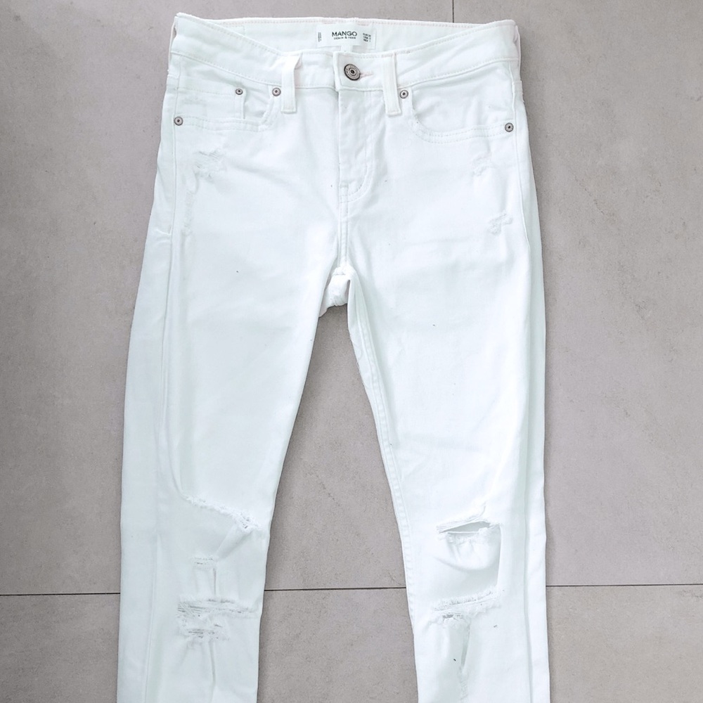 WHITE RIPPED SKINNY JEANS